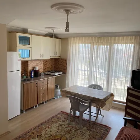 Apartment Doner Kavsak Mevkii 1+1 Denize Yakin